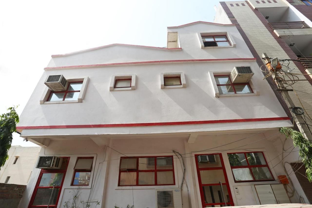 Oyo 8253 Golden Heights Hotel New Delhi Bagian luar foto