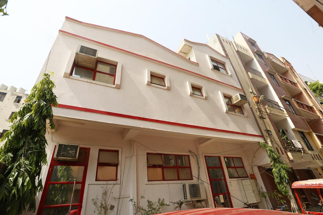 Oyo 8253 Golden Heights Hotel New Delhi Bagian luar foto