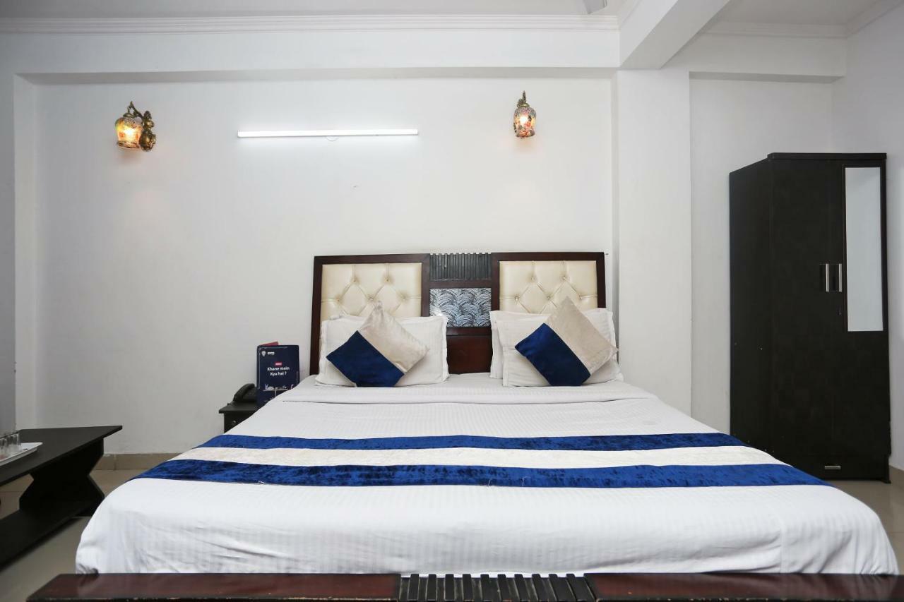 Oyo 8253 Golden Heights Hotel New Delhi Bagian luar foto